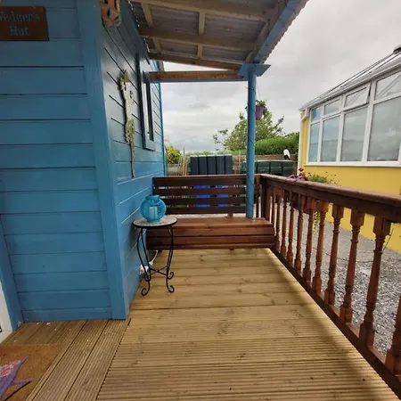 Wedger's Hut * Нина